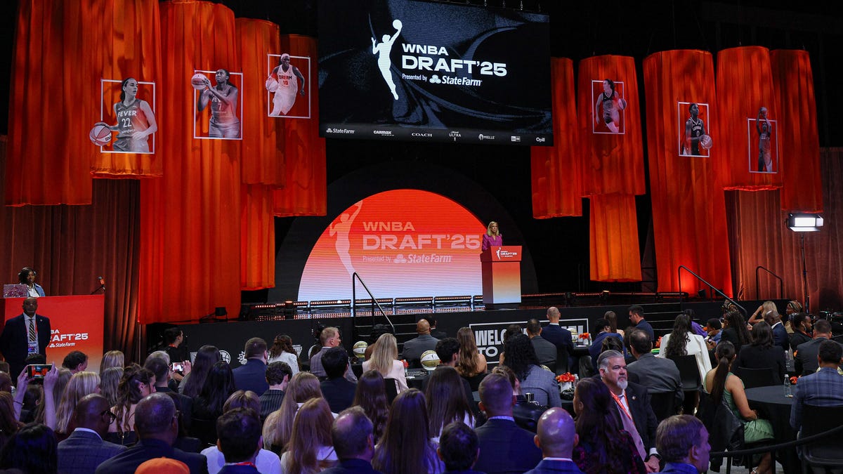 Marta Suarez projected to Seattle Storm in final WNBA mock draft at No. 14