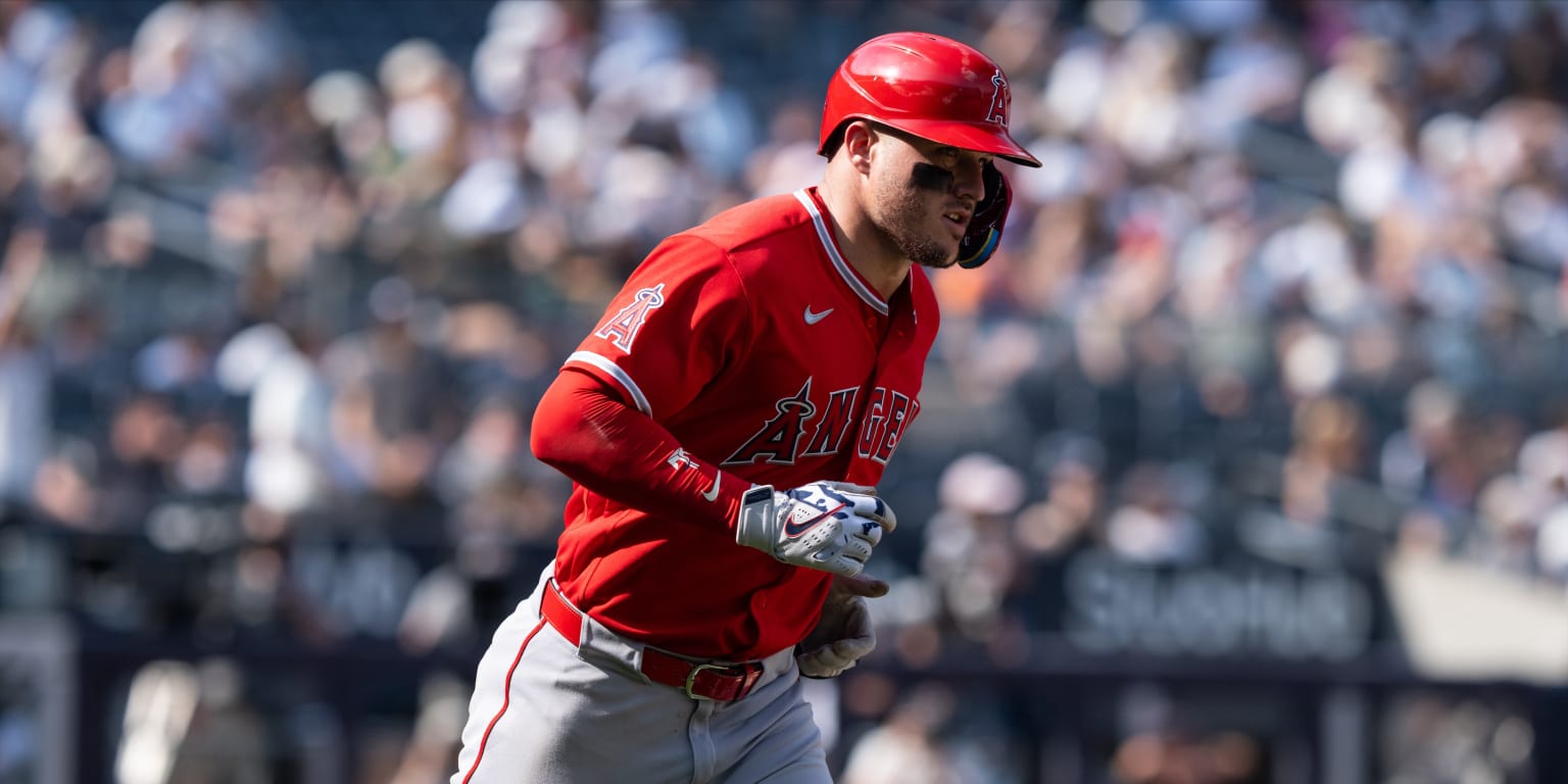 Mike Trout hits fifth homer of series at Yankee Stadium