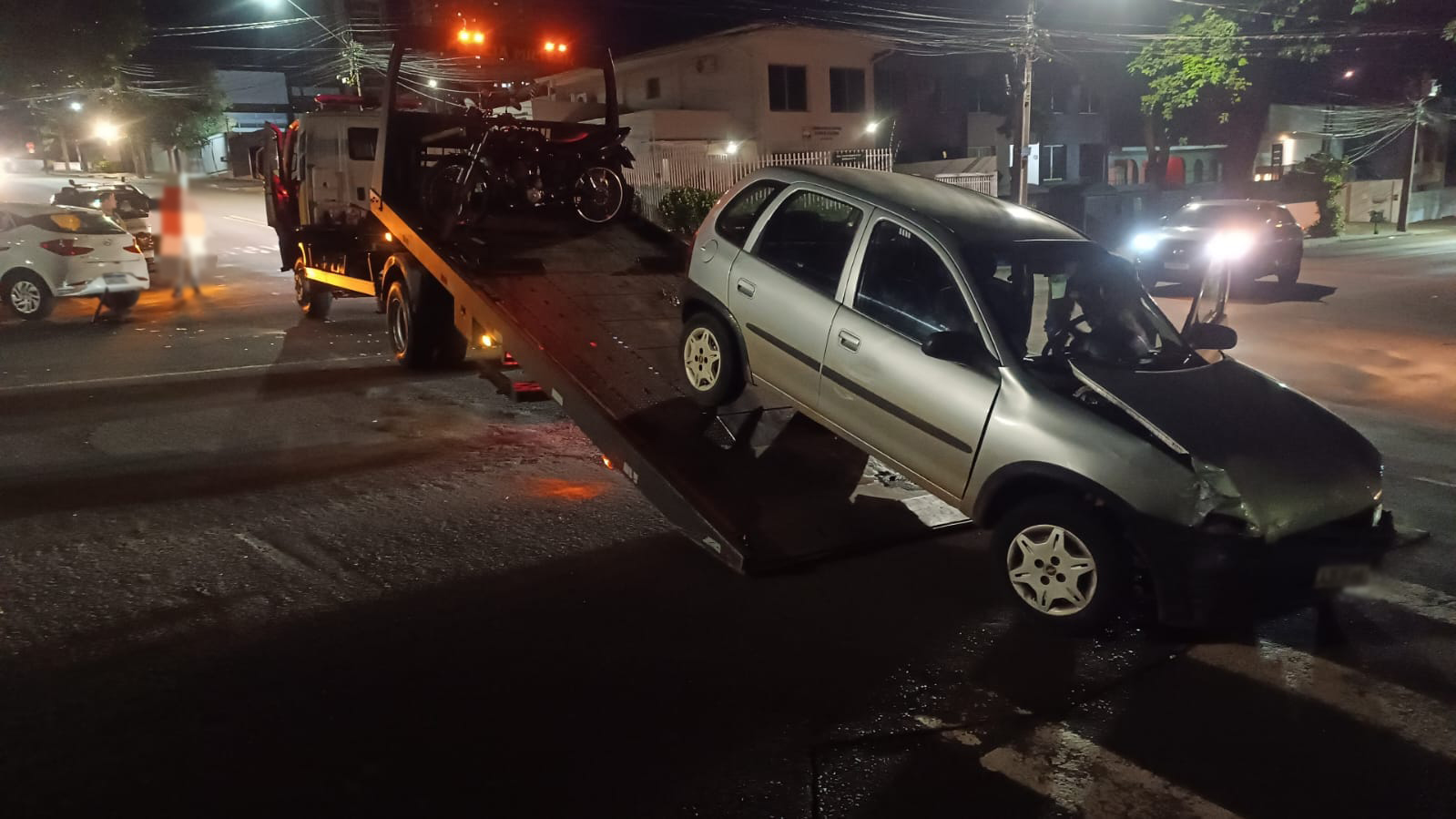 Motorista embriagado e sem habilitação é preso após causar acidente no Centro de Cascavel