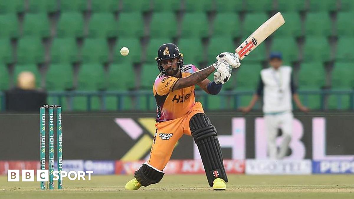 Kusal Mendis batting for Peshawar Zalmi