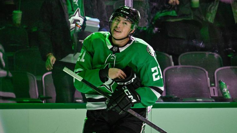 Penguins GM Kyle Dubas monitoring Stars’ Jason Robertson contract situation, report says