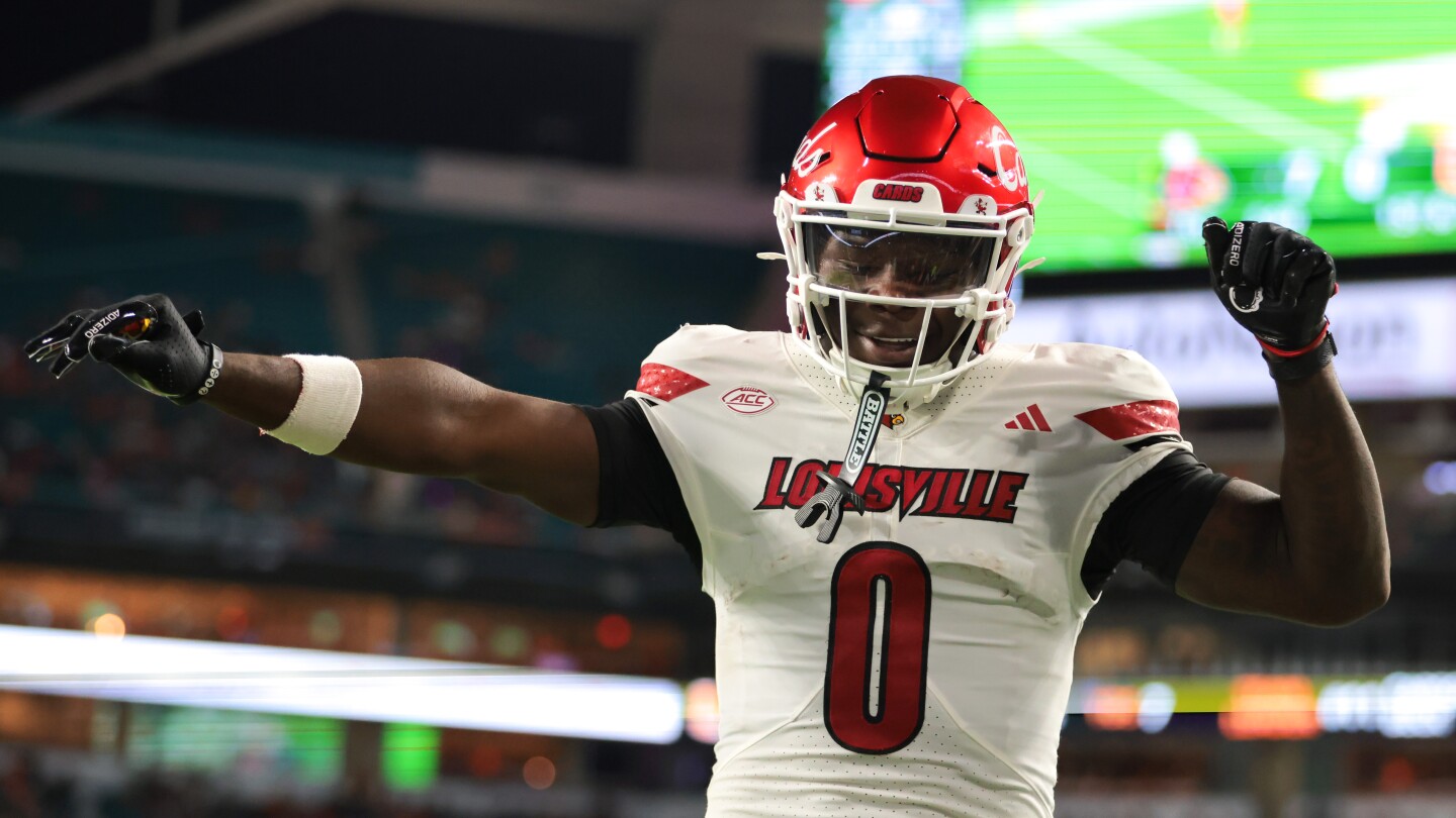 Report: Louisville WR Chris Bell ahead of schedule in his rehab