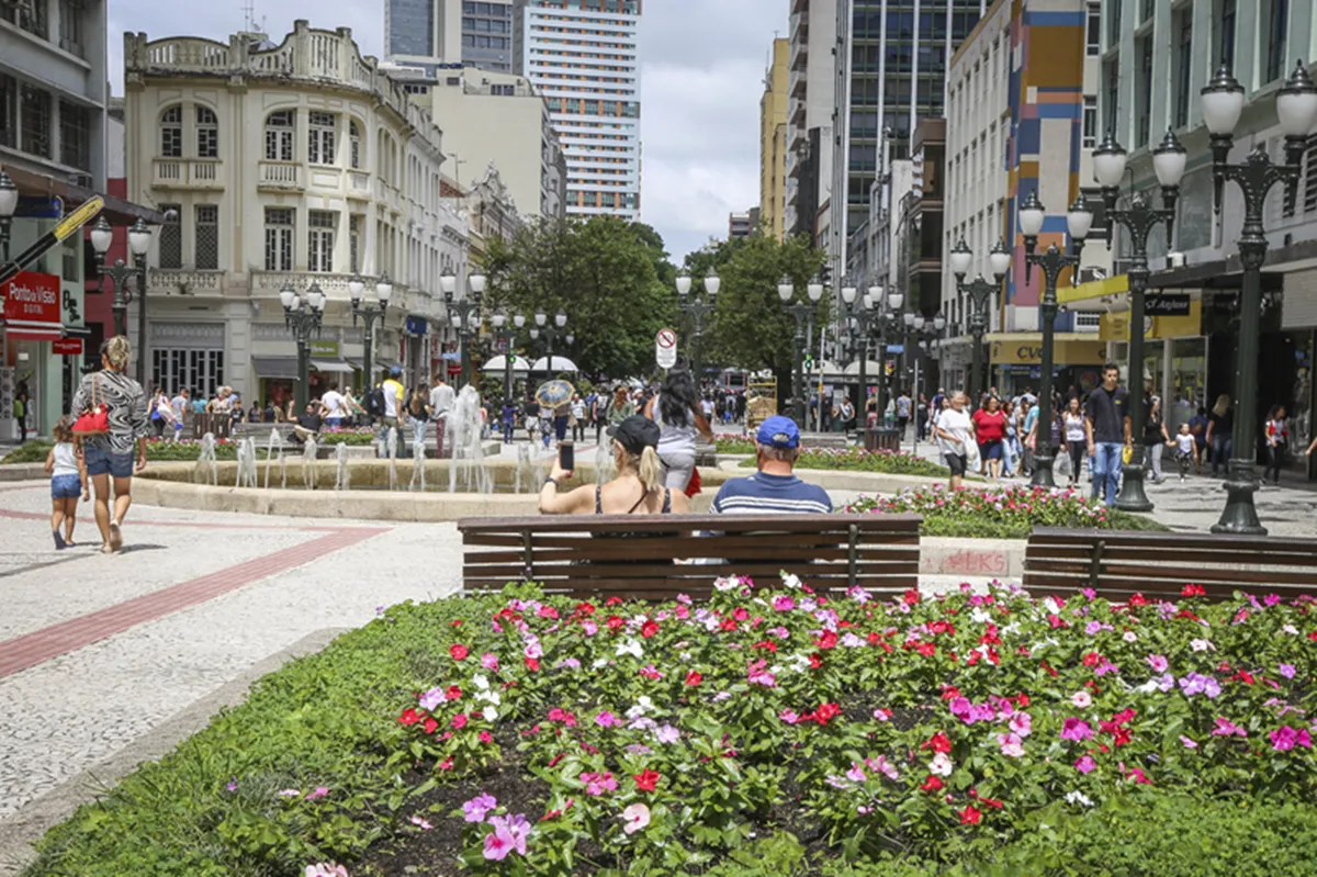Feriado de Tiradentes altera serviços em Curitiba; veja o que abre