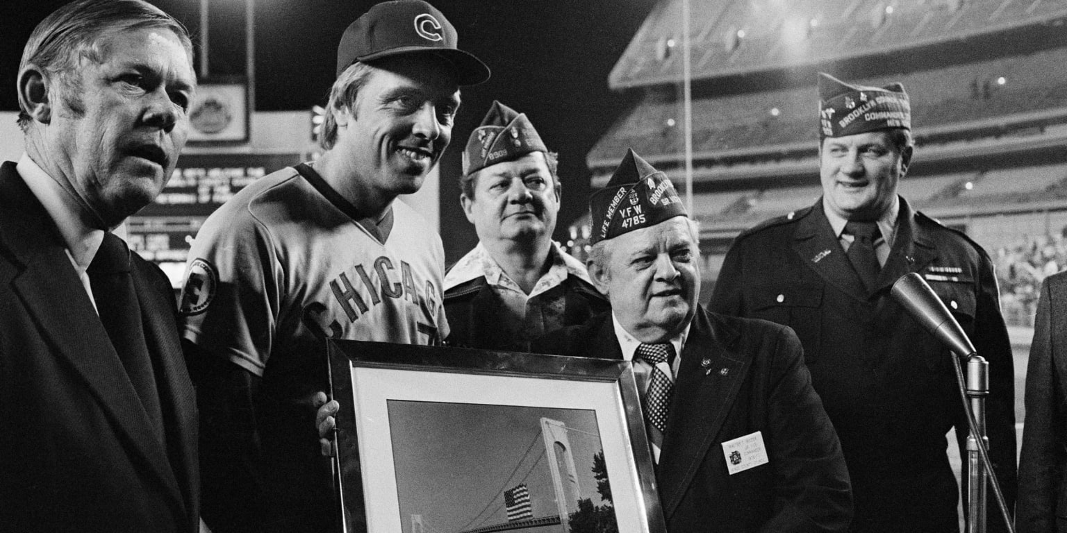 Rick Monday recalls saving American flag from being burned on 50th anniversary