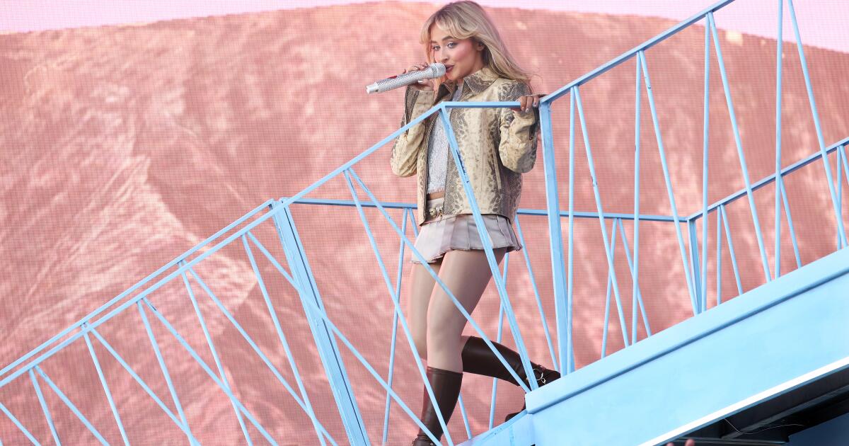 Sabrina Carpenter brings her hits (and Susan Sarandon?) to Coachella