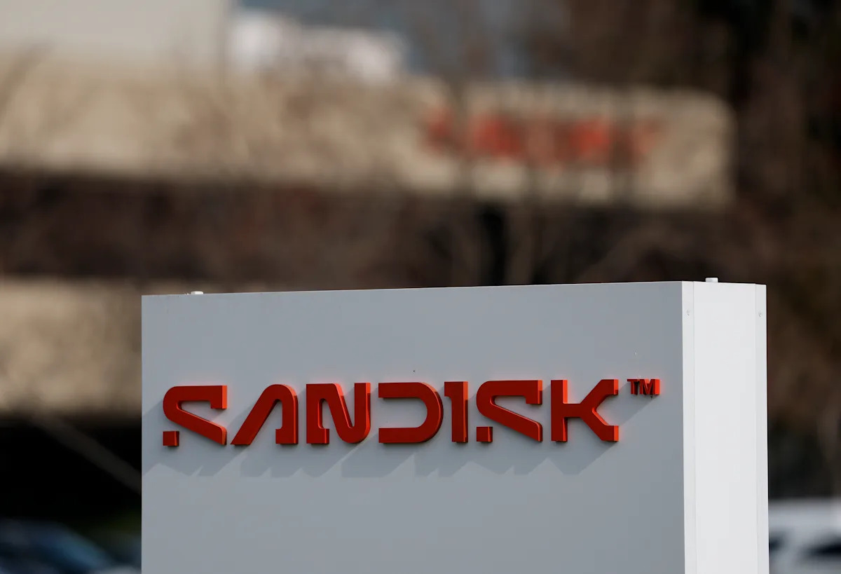 Sandisk is up nearly 250% this year, and a new Wall Street superbull emerges. Here’s their thesis.