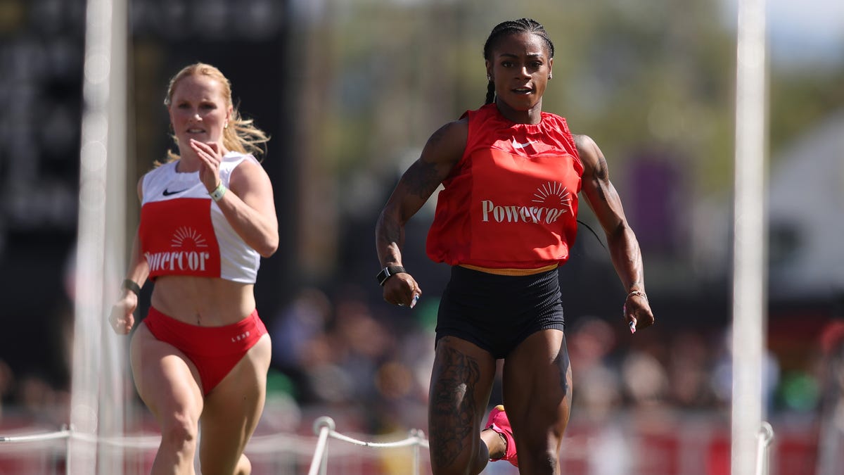 Sha'Carri Richardson surges from behind to win Stawell Gift