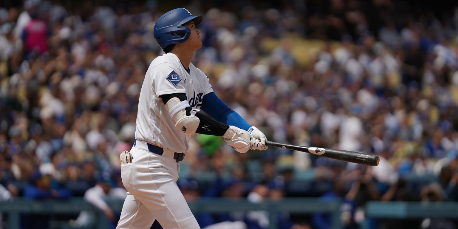 Shohei Ohtani homers off first pitch from Jacob deGrom