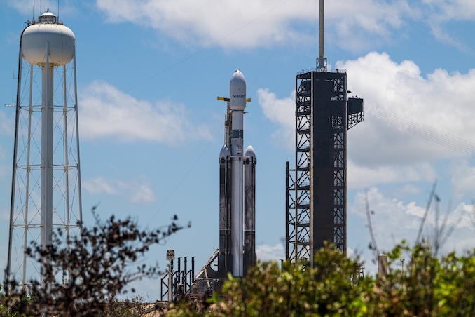 SpaceX seeks second attempt at Falcon Heavy launch following weather scrub on Monday – Spaceflight Now