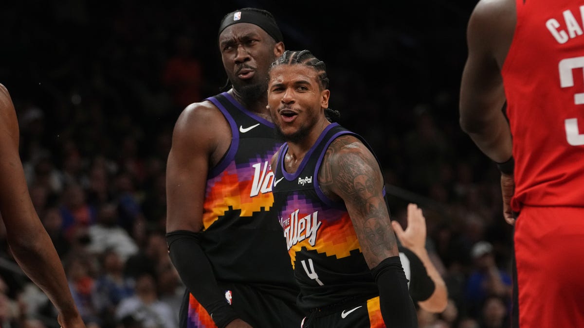 Suns guard Jalen Green exits Mavericks game with limp