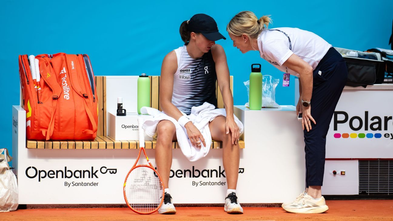 Swiatek withdraws from Madrid Open after falling ill in match