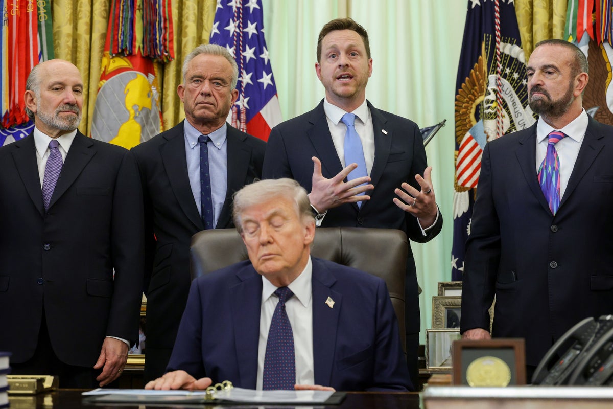 Trump’s frantic posts on Truth Social overnight show just how little he slept