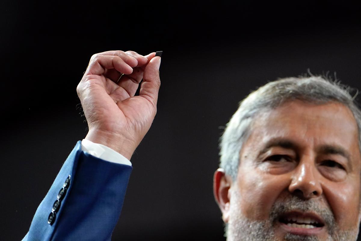 Why Micron and Sandisk stocks look risky right now