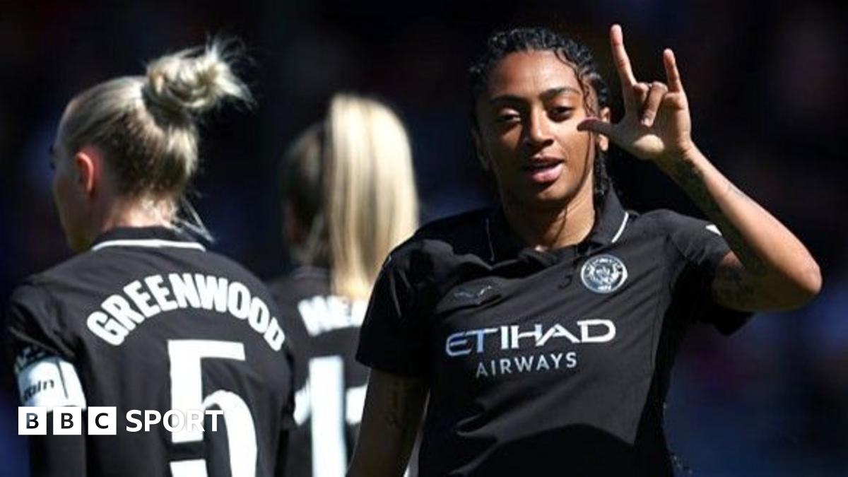 Women’s Super League LIVE: Leaders Manchester City at Brighton needing five points to win title