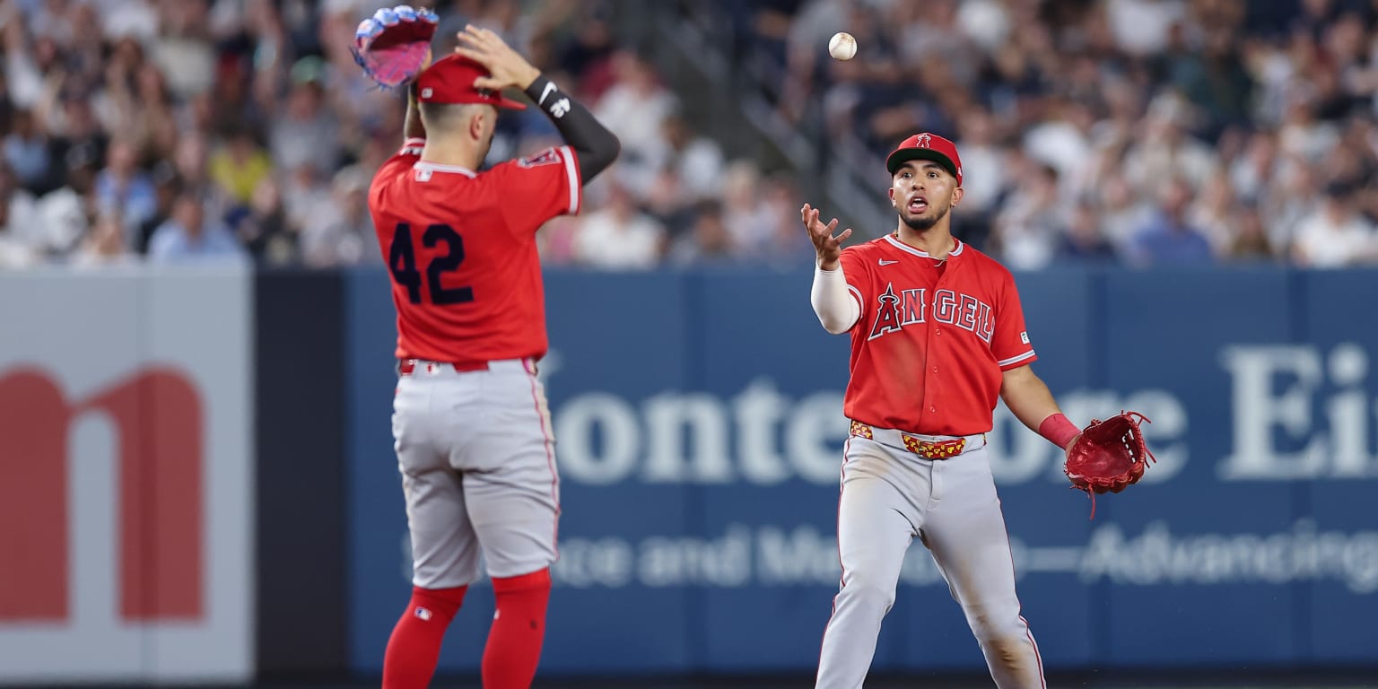Zach Neto, Oswald Peraza miscue leads to Angels loss