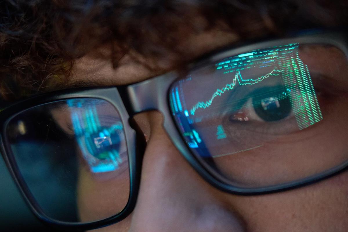 1 Genius AI Stock That Wall Street Thinks Could Double Your Money Within a Year