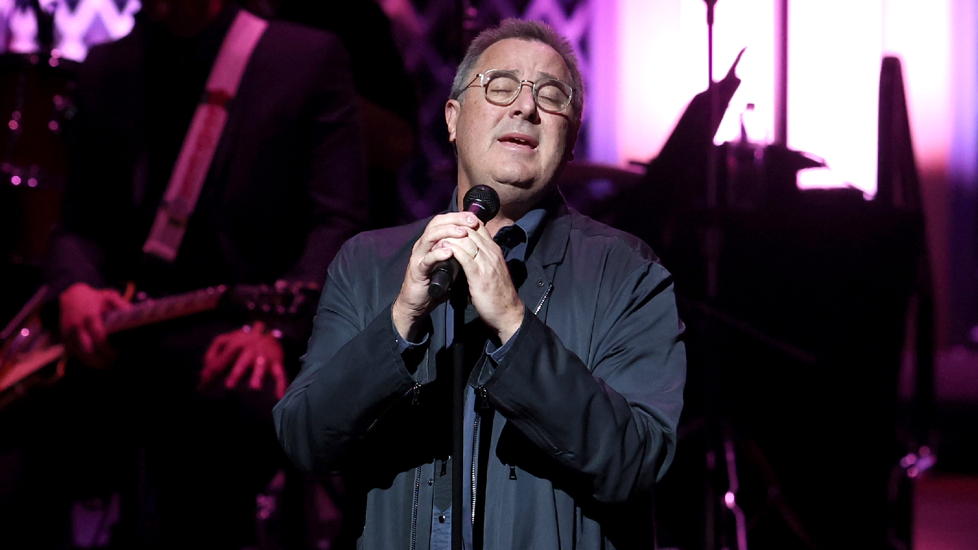 3 Vince Gill Songs That Continued the Tradition of Great Country Tearjerkers