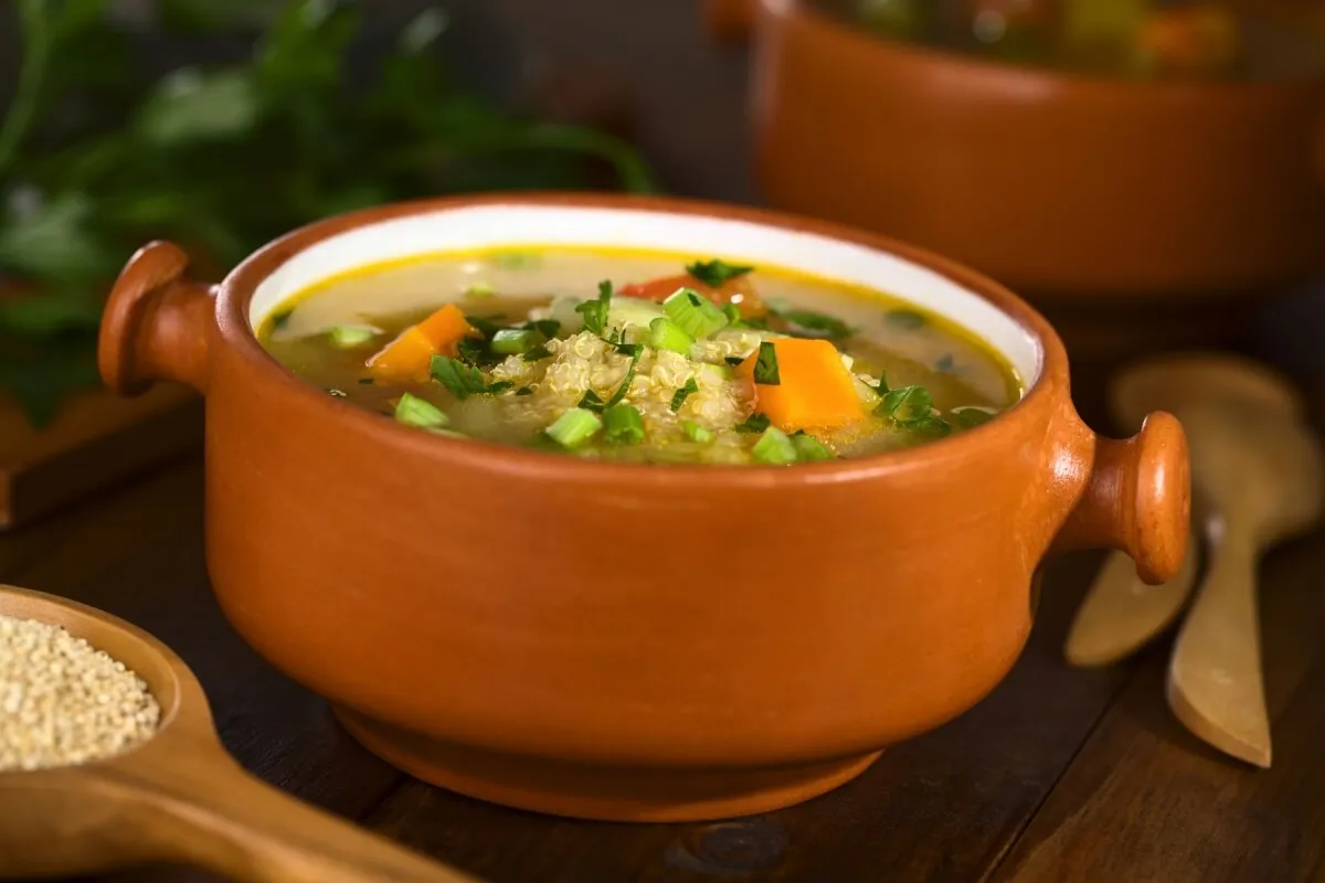 7 sopas proteicas para aquecer o corpo e manter a massa muscular no inverno