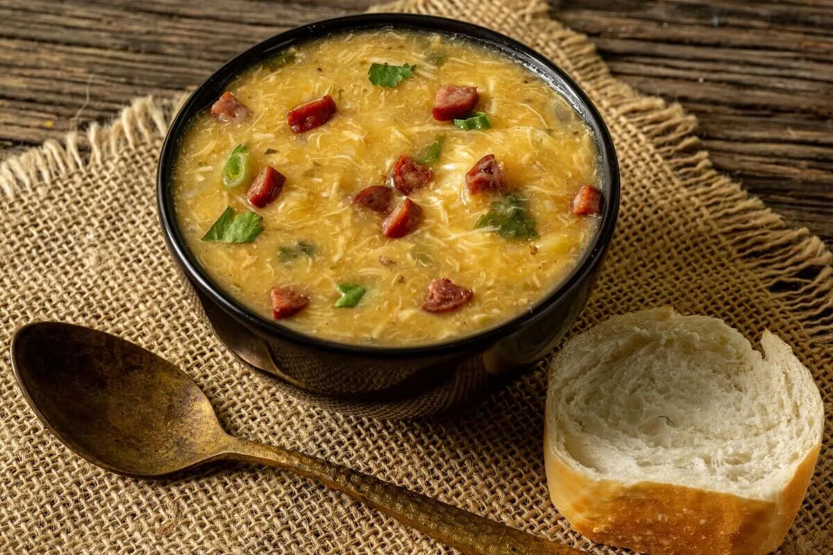 7 sopas saborosas e fáceis para os dias frios