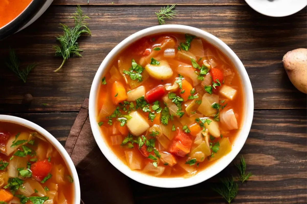 9 sopas detox fáceis e saudáveis para começar a semana bem