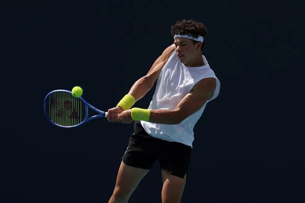 Ben Shelton in action ahead of ATP Hamburg.