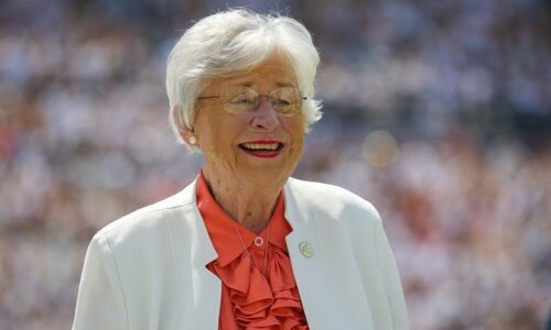 Alabama Gov. Kay Ivey signs bill for potential special primaries amid maps controversy