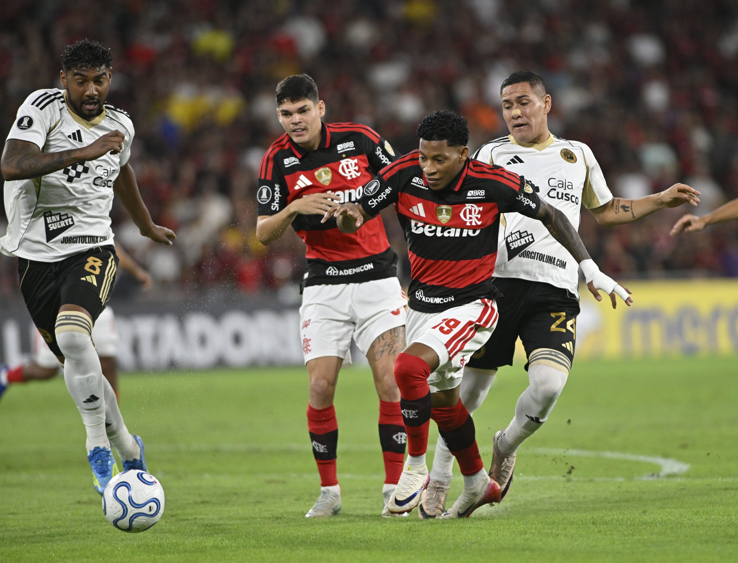 Análise: Flamengo resolve jogo contra o Cusco em 10 minutos