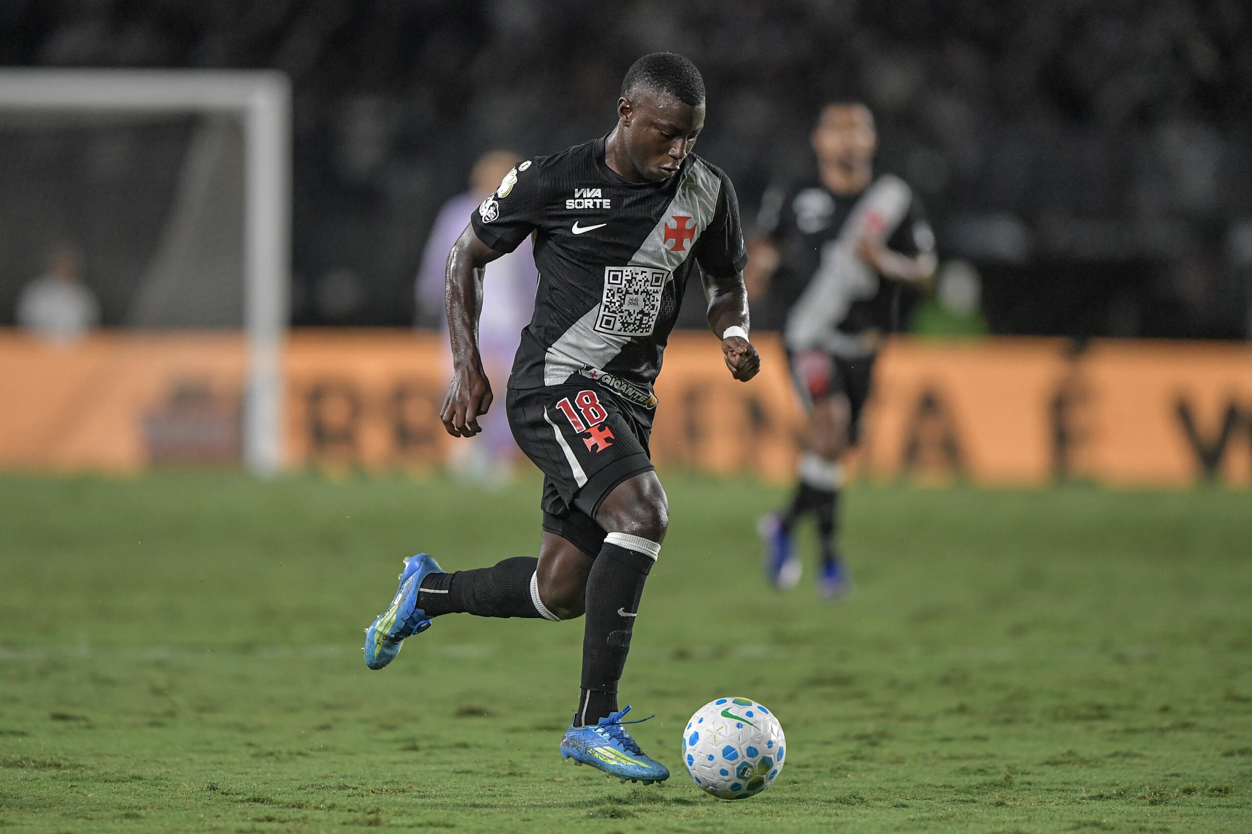 Análise: Vasco roda o elenco e dificulta jogo fácil por ‘acomodação’