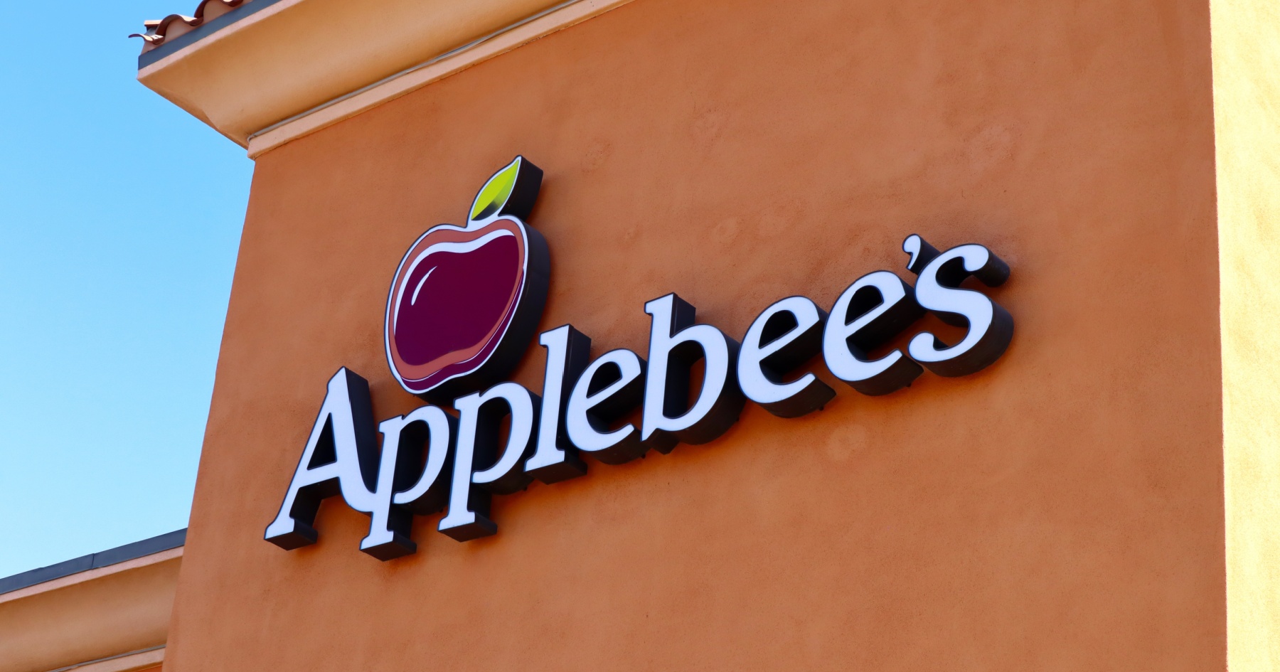 Applebee’s wants managers spending more time in the dining room