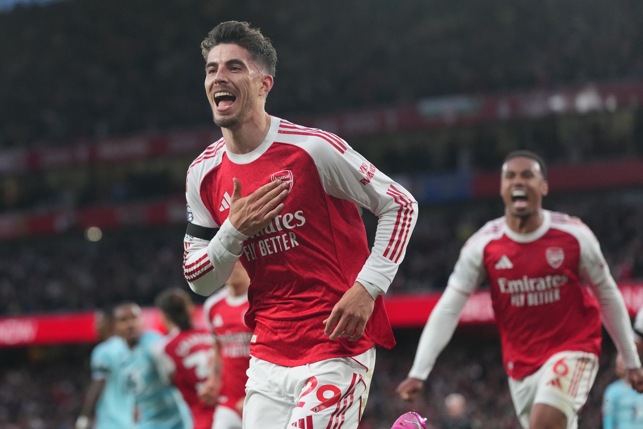 Arsenal al borde del título de la Liga Premier tras vencer al Burnley