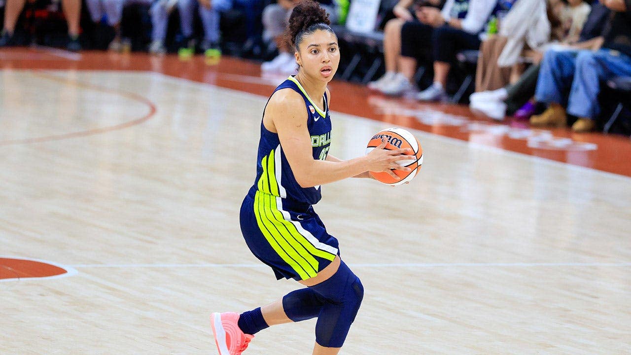 Azzi Fudd sets record for lowest points scored by a No. 1 pick in debut