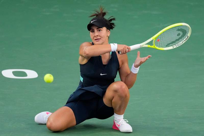 Bianca Andreescu Raises Concerns After Consulting Doctor During French Open Heartbreak