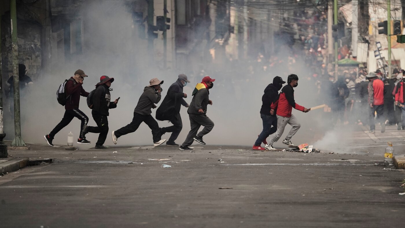 Bolivia’s capital under siege as protests deepen crisis for President Paz : NPR