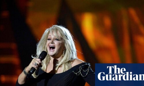 Bonnie Tyler in induced coma after emergency intestinal surgery | Bonnie Tyler