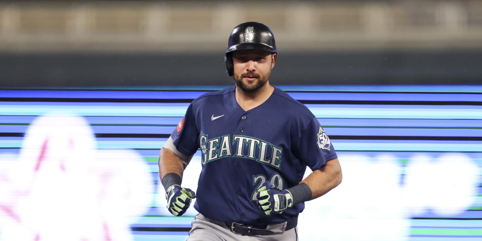 Cal Raleigh scratched from Mariners' lineup ahead of game vs. Royals
