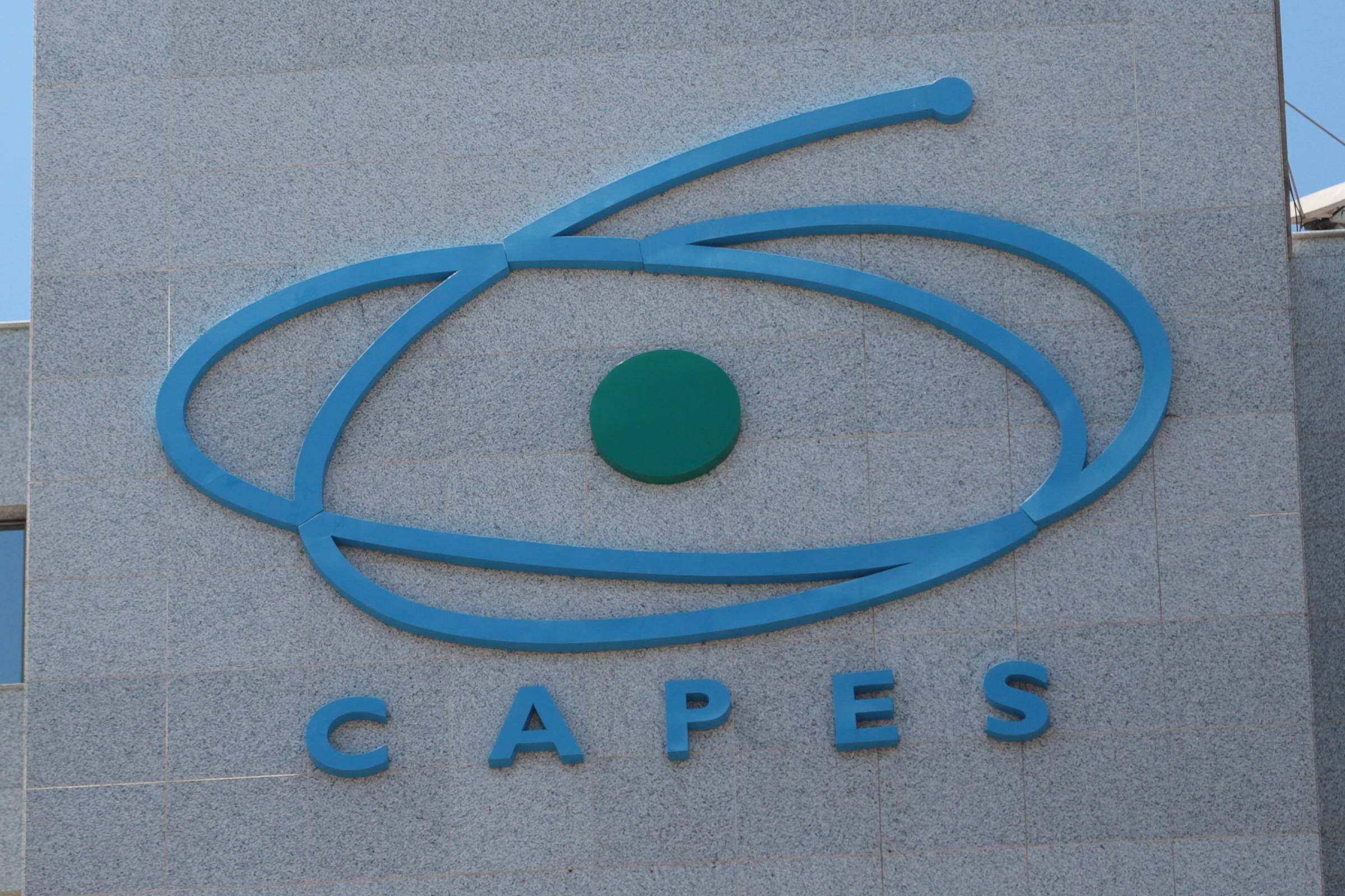 Capes lança edital com bolsa mensal de R$ 5.200 para mães – 22/05/2026 – Ciência