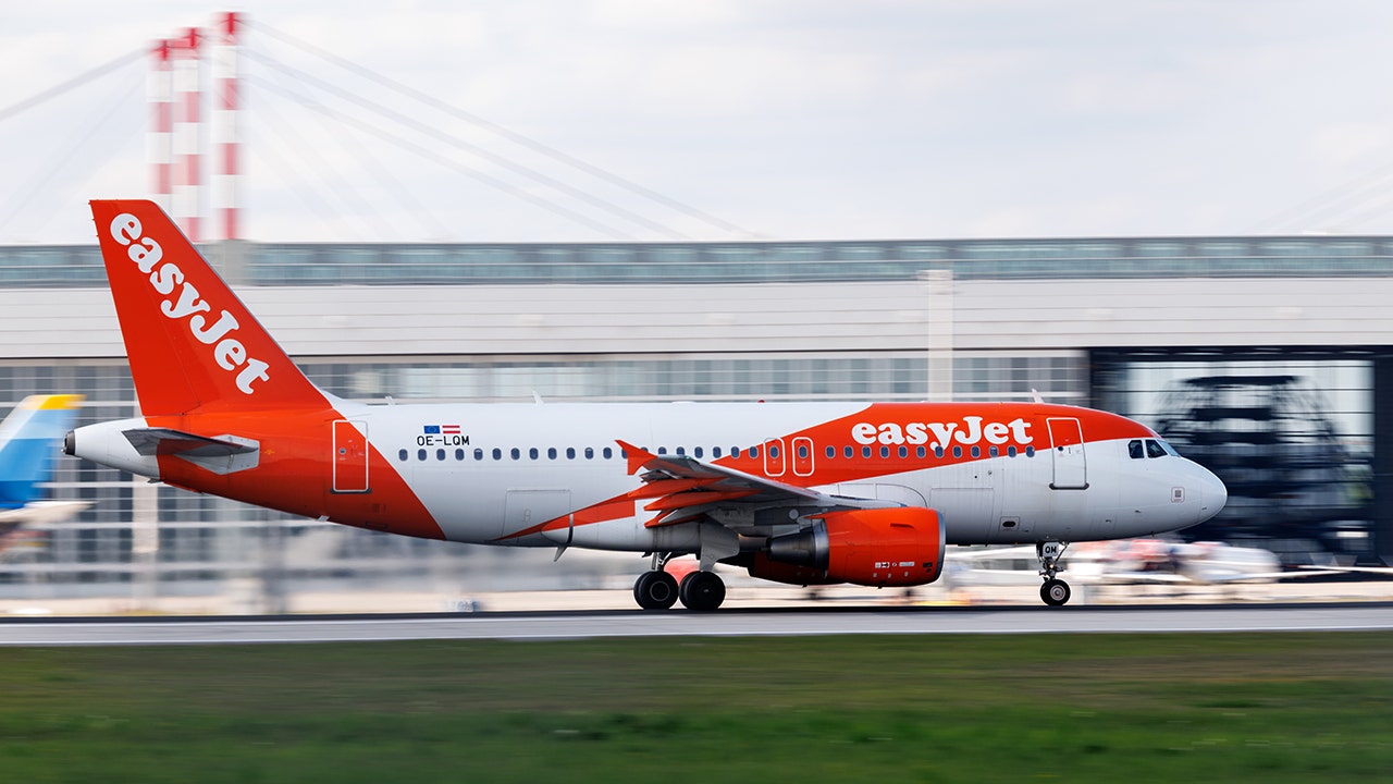 Charging power bank in checked bag forces easyJet flight to divert to Rome