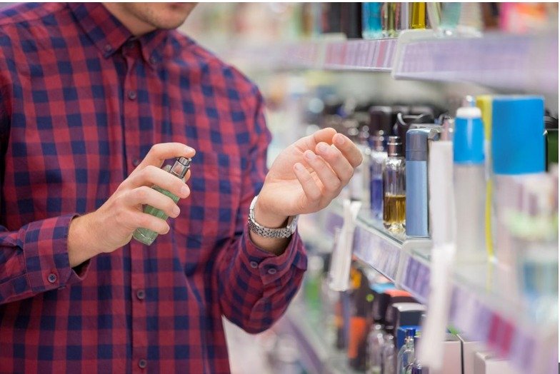 Mercado de perfumaria masculina cresce no Brasil: entenda o cenário