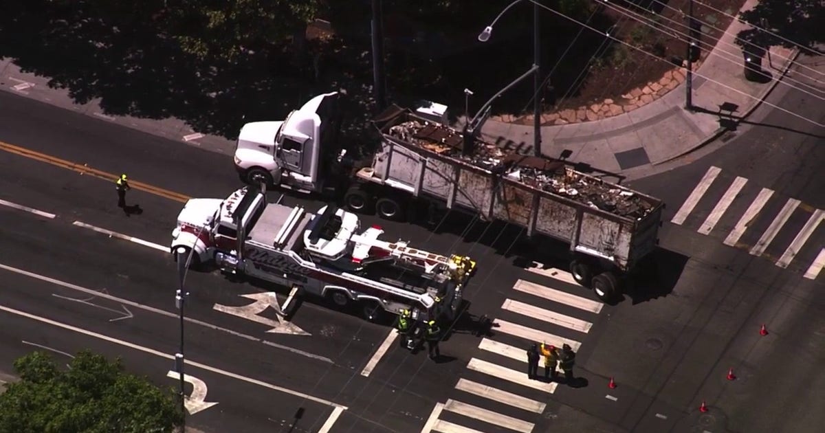 Damaged scrap metal truck shuts down traffic, causes power outage in San Jose
