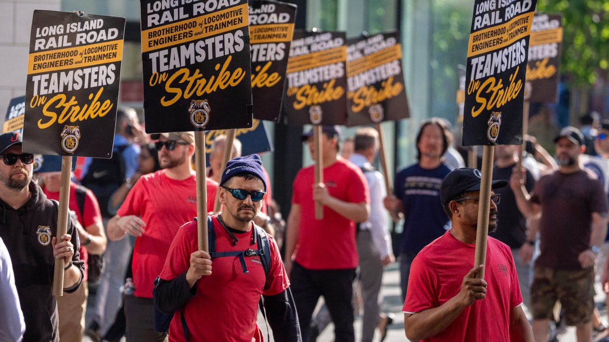 Deal reached by MTA and unions to end LIRR strike – NBC New York