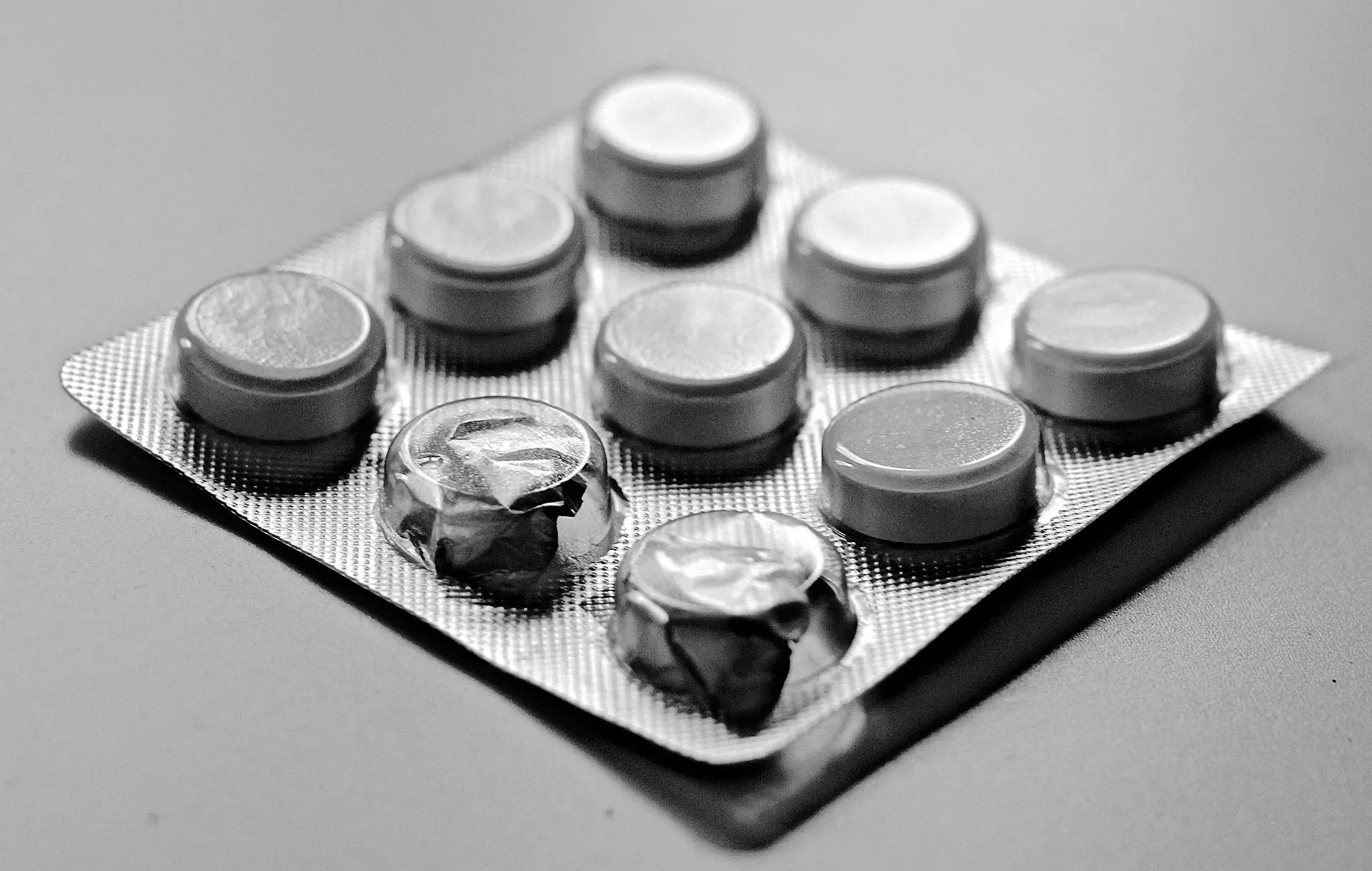Desabastecimento em farmácias do SUS deixa mais de mil pessoas sem medicamentos no Paraná