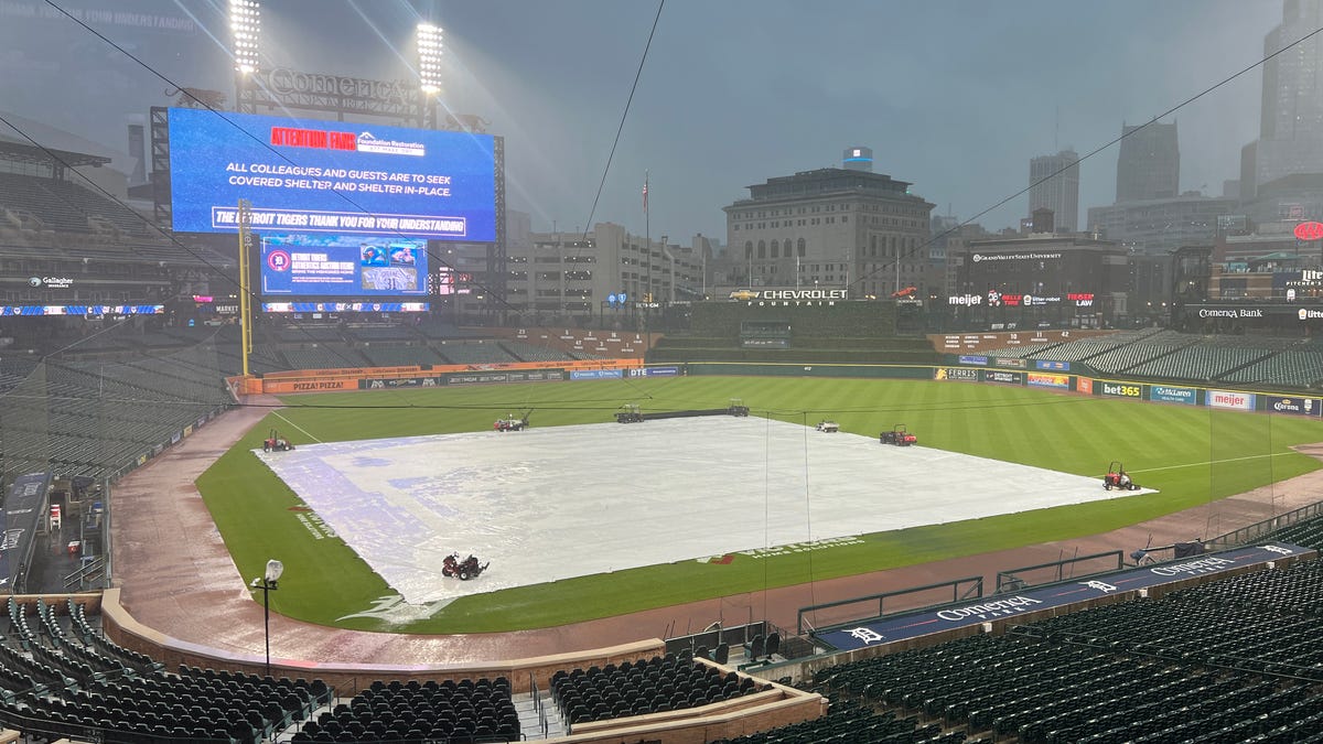 Detroit Tigers, Cleveland Guardians in weather delay at Comerica Park