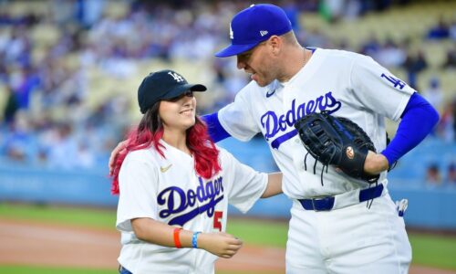 Dodgers’ Freddie Freeman helps grant wish of teen with epilepsy – NBC Los Angeles