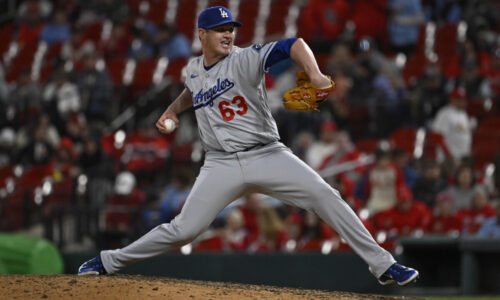Dodgers May Have Edwin Diaz Replacement in Pitching Prospect