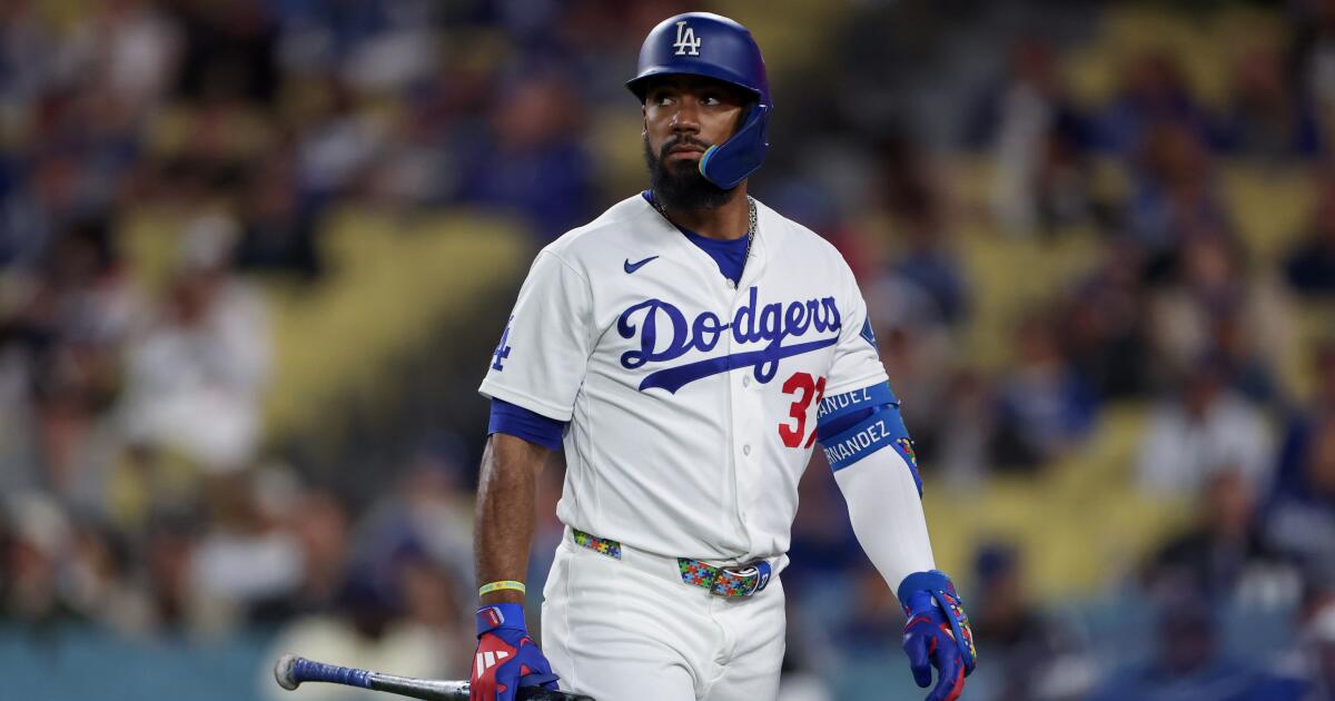 Dodgers’ injury woes continue as Teoscar Hernández leaves game with strained hamstring