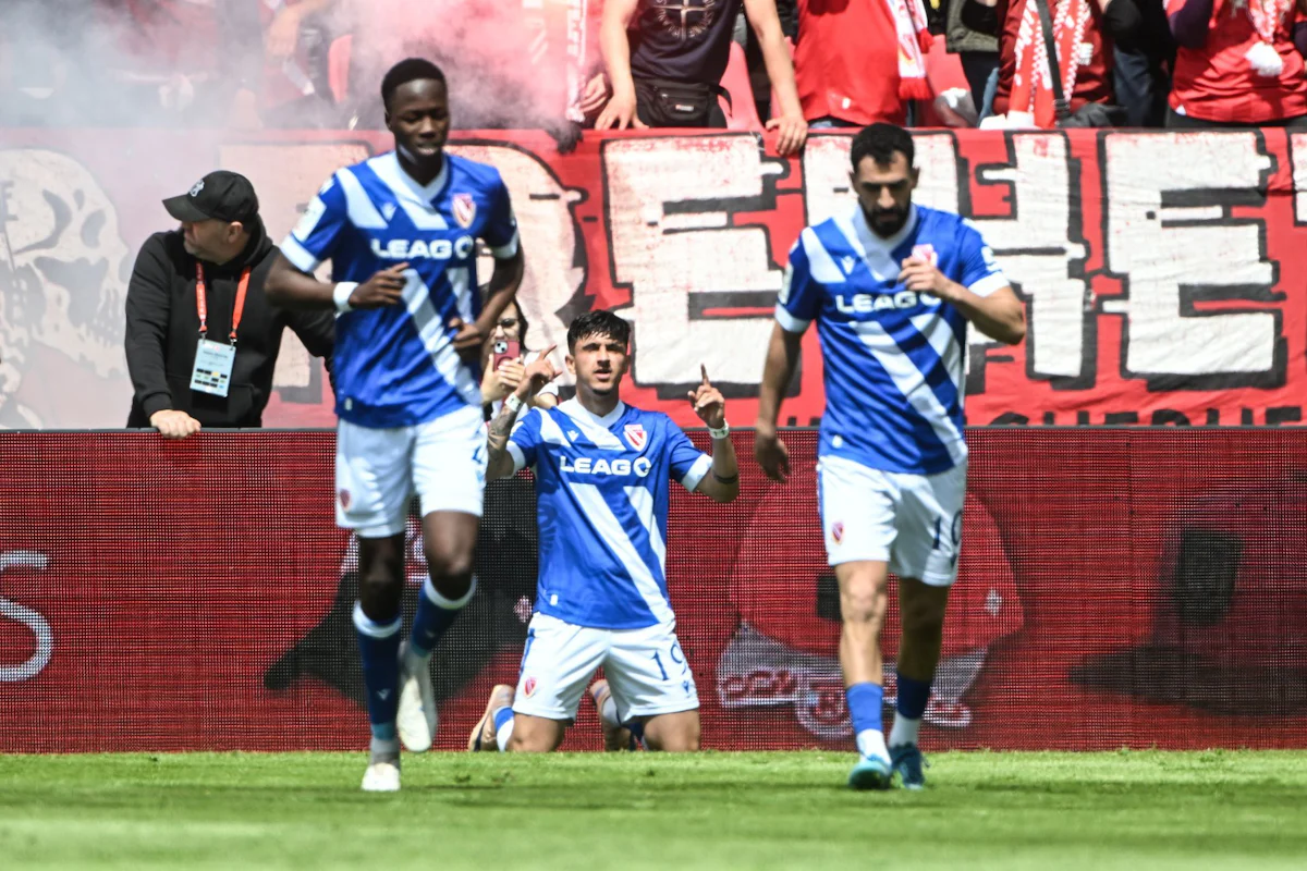 Dritte Fußball-Liga - Cottbus zurück in 2. Bundesliga - Essen in der Relegation - Sport