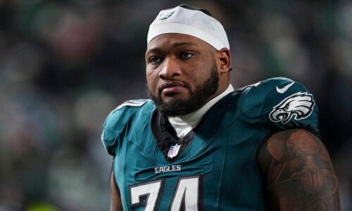 Eagles Super Bowl champion accused of kicking out pregnant ex-girlfriend, seeking women on dating app