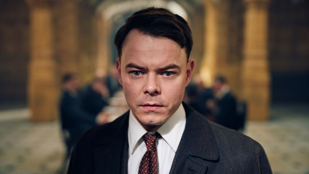 First Look at Charlie Heaton as Charles Shelby