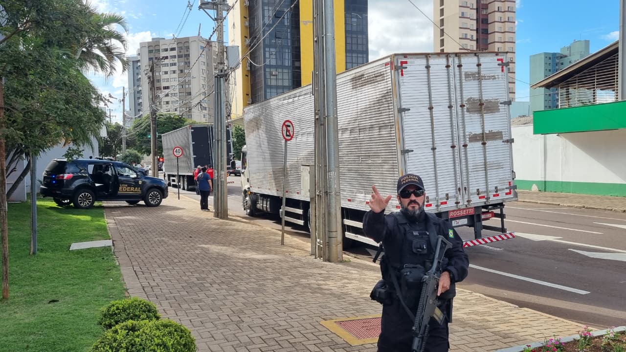 Forte esquema de segurança é montado para transporte de dinheiro em Cascavel