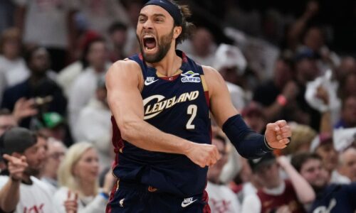 Harden atina tiros clave, Mitchell suma 35 puntos y Cavs vencen 116-109 a Pistons en 3er partido